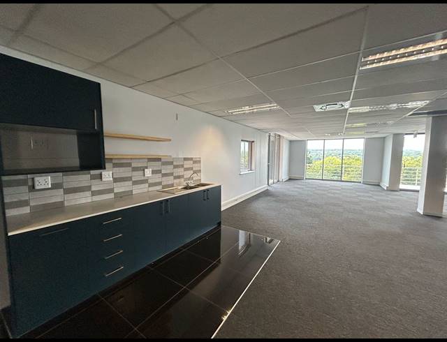 658M² OFFICE TO LET IN BRYANSTON
